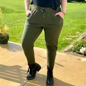 Brand new All in Motion olive green joggers, size XL - super comfy & flattering!